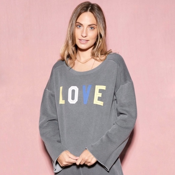 NWT Wildfox LOVE Graphic Cut Off Sweatshirt Washed Black Grey - Picture 1 of 6
